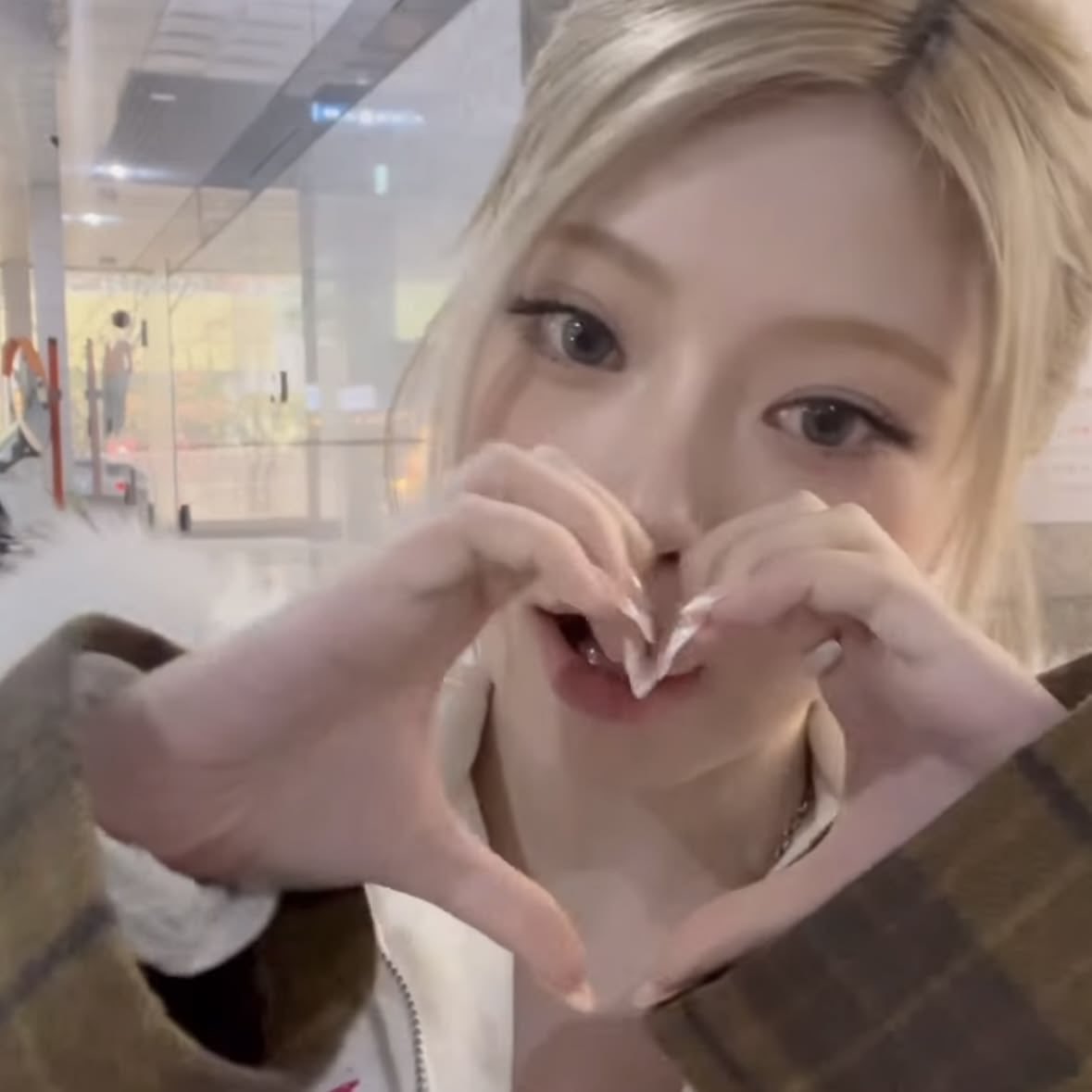 kwakgiwoongie's tweet photo. moot hunt day 3 𑣲.
hi, im chae, and im looking for moots!!

ᥬᩤ 2006
ᥬᩤ big giwoong fan 
ᥬᩤ ults: idntt, kiiikiii, xdh, dexx, ouiboys, h.o.w, nowz, smtr25, epex 
ᥬᩤ bl faves: teeteepor, ryupat, thomaskong, northotto, auausave 

like+rt if moots
#moothunt #moots https://t.co/zJE3kC3NjG