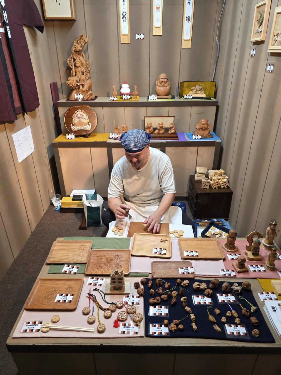 saiga0130's tweet photo. 浅草・平成中村座本日から初日です

浅草茶屋のブースでお土産やお弁当を

販売しております

１ヶ月間ブースの責任者をさせていただきます

写真は今週の職人さんブースの商品です

2026年10月に開催される浅草・平成中村座「十 月大歌舞伎」の主な出演者は、中村勘九郎、中村七之助、中村勘太郎、中村長三郎、中村鶴松の中村屋勢 を中心に、中村芝、中村扇雀、中村治郎、片岡仁左衛門(特別出演)

浅草平成中村座2026年