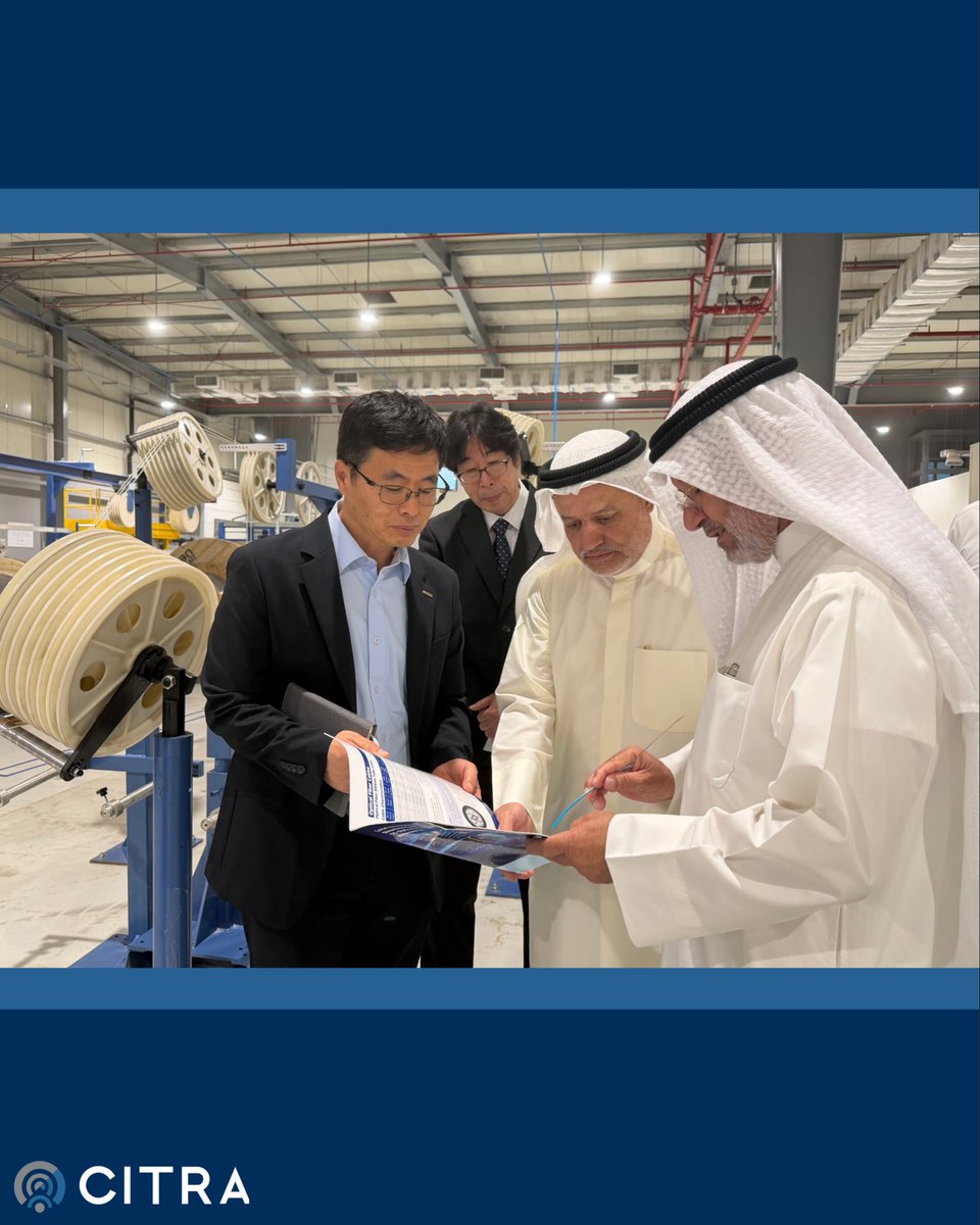 CitraKuwait's tweet photo. قام سعادة رئيس مجلس إدارة الهيئة د. خالد الزامل، يرافقه وفد من الهيئة، بزيارة مصنع «تايهان الكويت» لكابلات الألياف البصرية في ميناء عبدالله، للاطلاع على عمليات التصنيع واختبارات الجودة. وأكد أهمية الإنتاج المحلي في دعم شبكات الاتصالات وتنويع مصادر التوريد وتعزيز القدرات الصناعية.

#citrakuwait