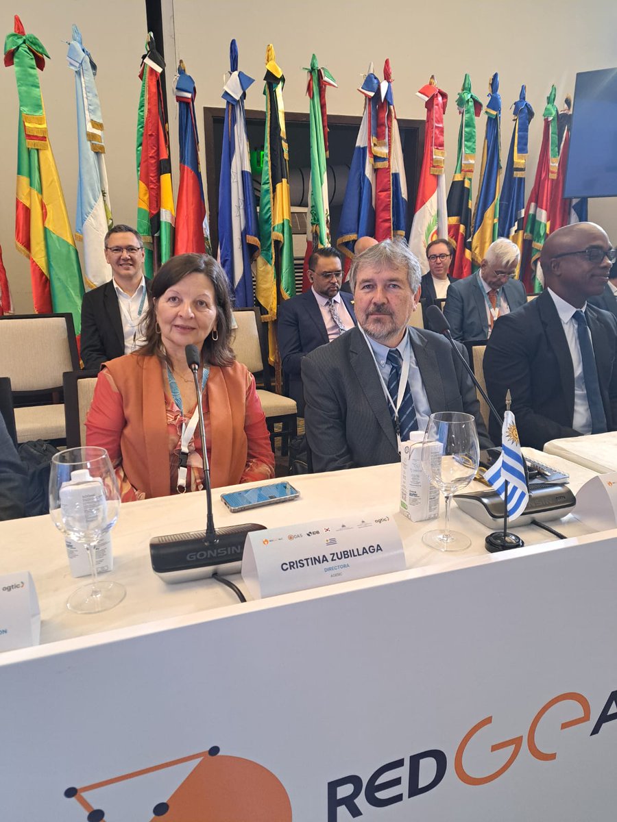 agesic's tweet photo. La directora ejecutiva de Agesic, Cristina Zubillaga, y el director general de @compresidencia, Diego Pastorin, presentes en la Reunión Ministerial de @redgealc. Una instancia de cooperación regional sobre #GobiernoDigital que convoca a autoridades de América Latina y el Caribe. https://t.co/mXwgqzZyw1