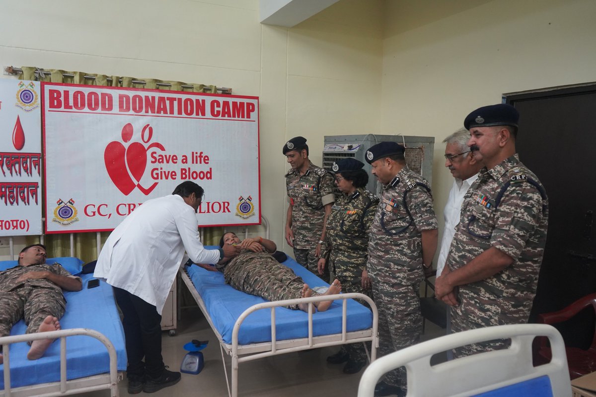 gcgwl's tweet photo. GC GWL CRPF organised Blood Donation camps at GC hospital under supervision of Sh. R.K. Nigam, DIG GC GWL. Officers &amp; Jawans of GC GWL, CTC GWL and 244 Bn CRPF donated blood to Indian Red Cross society Gwalior.
@crpfindia https://t.co/UG4MovsbRt