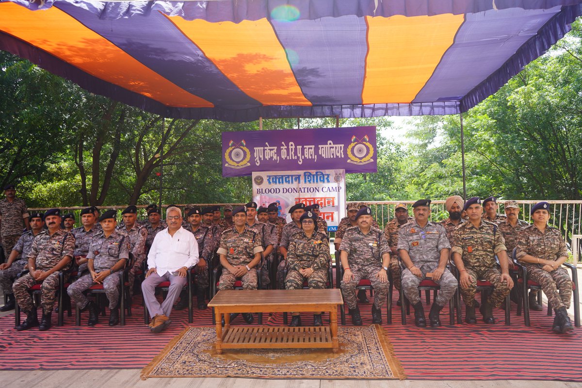 gcgwl's tweet photo. GC GWL CRPF organised Blood Donation camps at GC hospital under supervision of Sh. R.K. Nigam, DIG GC GWL. Officers &amp; Jawans of GC GWL, CTC GWL and 244 Bn CRPF donated blood to Indian Red Cross society Gwalior.
@crpfindia https://t.co/UG4MovsbRt