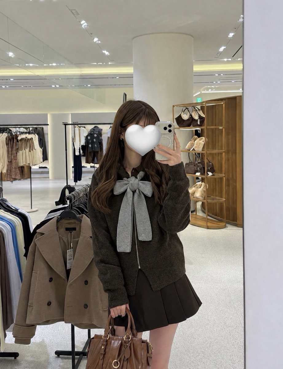 rab_imy's tweet photo. 話題のZARAの新作、実物もかわいかった🍫🤎 https://t.co/i5ch6BhO4v