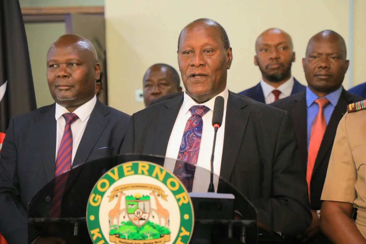 KituiOnline's tweet photo. Kitui Governor Dr. Julius Malombe has urged residents across the county to prepare for the upcoming El Niño rains. Citizens are advised to secure their homes and ensure they live in sturdy structures. Safety first! #KituiOnline #KituiElninoPrep #GovernorMalombe https://t.co/YSQcS1c09t