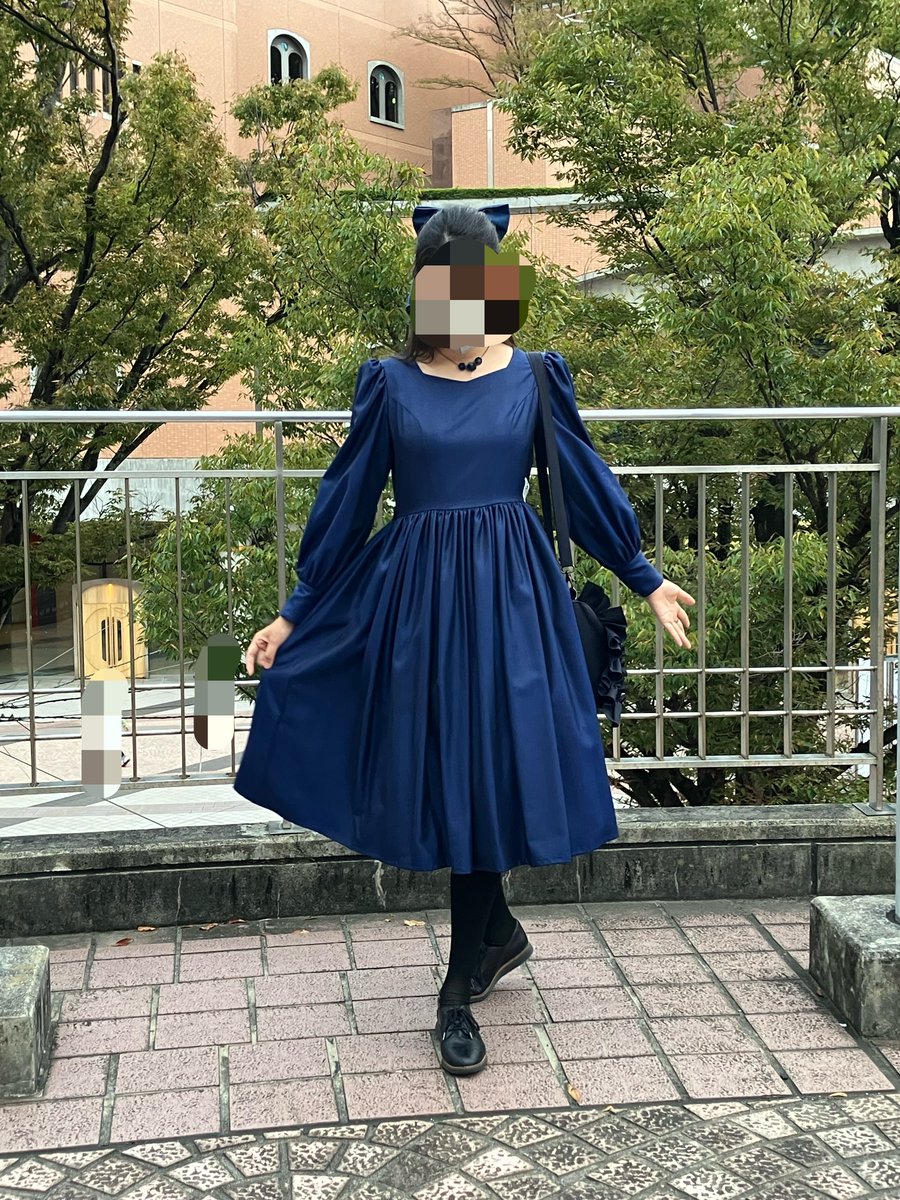 Lula_Labo's tweet photo. 着方うんぬん、メゾンじゃなきゃうんぬん
なんて言われたら僕なんて

『どう見てもロリィタではないが一般人でもなく、しかし着ているものはロリィタブランド』

なので立場なんかないわよ🥹

ファッションってのは自分が楽しくて他人に迷惑かけなきゃ何でもええんやで https://t.co/x1B2H6Kqnm