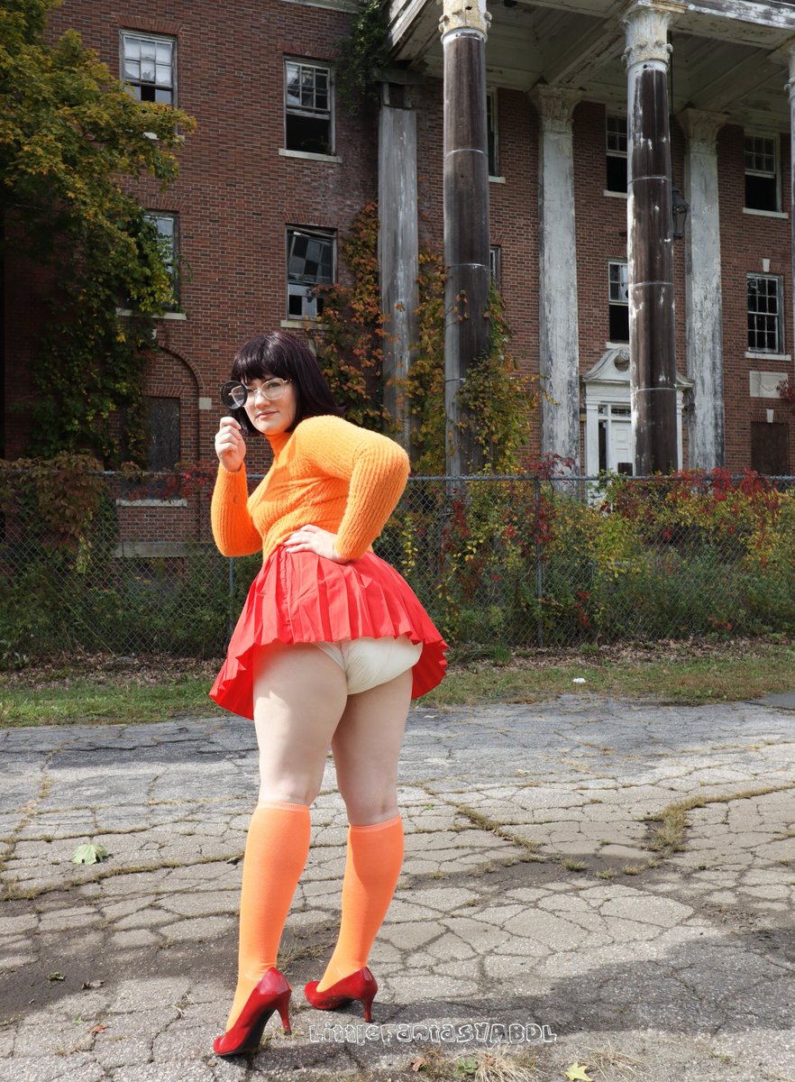 LittleFantasyab's tweet photo. It's officially the Halloween season! I'll be posting a different costume on https://t.co/aByfpFPmEx every day of October and first up is Velma from Scooby Doo! Check back daily to see the each costume!
#abdl #diapercosplay https://t.co/49NNyi3W9z