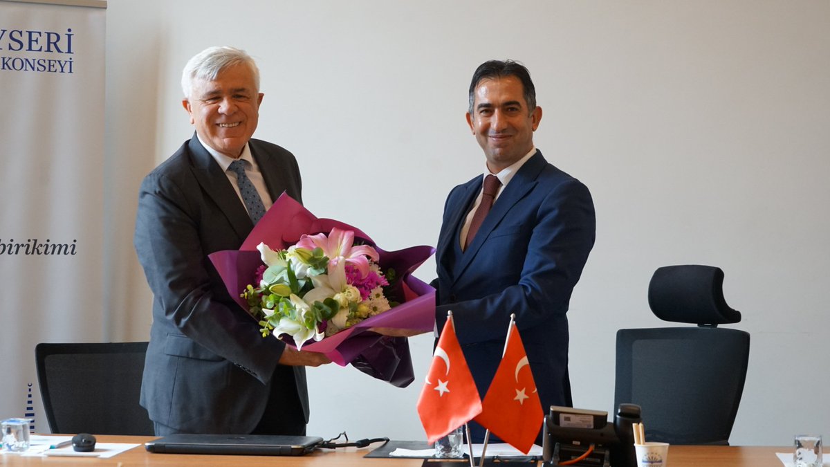 KentKonseyi38's tweet photo. Kayseri Kent Konseyi Başkanımız Doç. Dr. Mehmet Sena Kösedağ’ın başkanlığında, yeni dönemin ilk Çalışma Grubu Yönlendiricileri Toplantısı gerçekleştirildi.

https://t.co/h0fQCxr6Qb https://t.co/1RoRJDZuCs