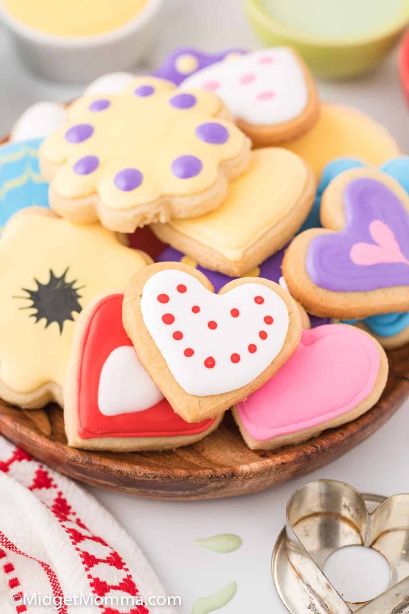 CorinnePulitzer's tweet photo. #Bakers are heating up their ovens today! It’s #NationalHomemadeCookiesDay &amp; batches of cookie faves are stacking all day long! @BettyCrocker @Pillsbury @GoldMedalFlour @Nestle @NationalDayCal @HeyWhatDay @DiningGuide2Day https://t.co/VvIKmkbZgt