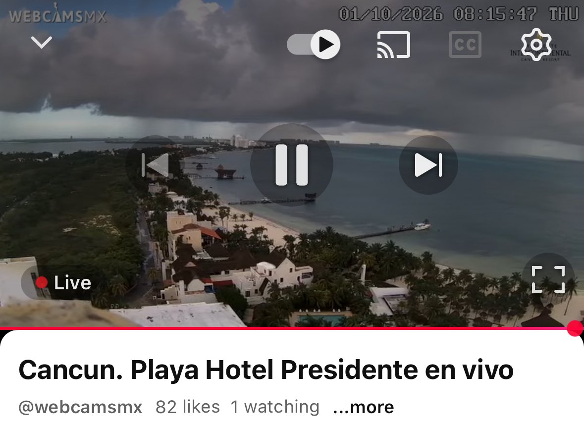 Jandystl's tweet photo. Watching a Cancun live stream until I see the Cubs plane land #hatewatch https://t.co/9dzppTz98Y
