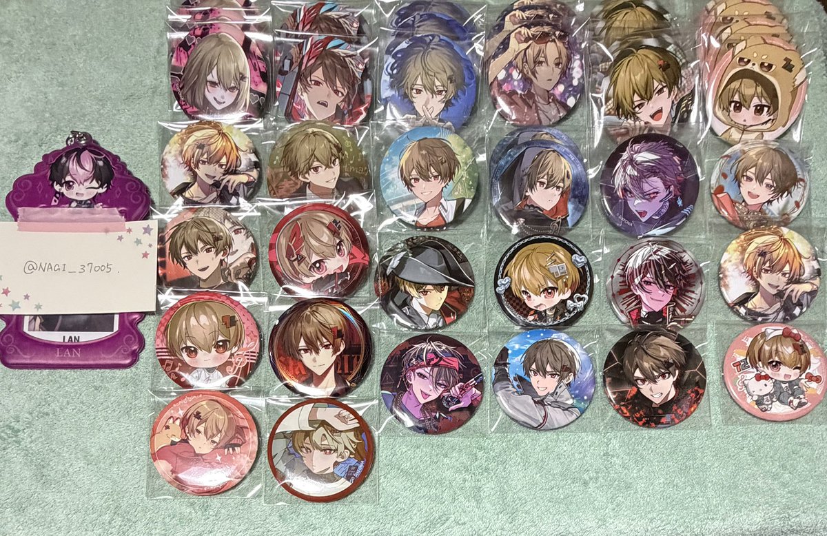 NAGI_37005's tweet photo. シクフォニグッズ交換

譲▶︎画像のものか追加購入している為お問い合わせいただけれ確認致します。

求▶固の画像か問い合わせいただければ🌸様ならなんでも検討します！！

基本交換希望ですが当方買手・売手〇
相場、レート考慮いただけますと幸いです。

 #シクフォニグッズ交換 https://t.co/qW21BMJCd2