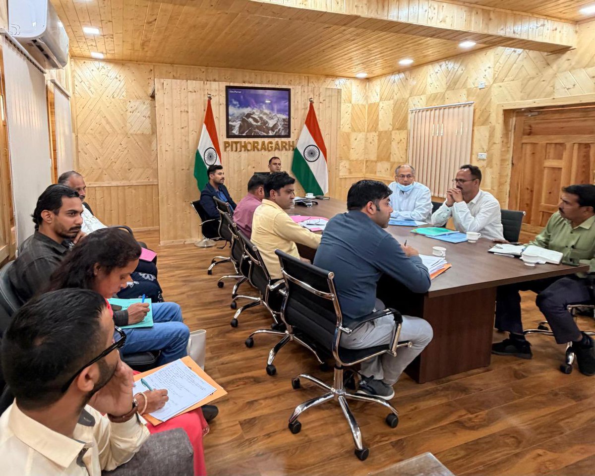 SARRA_UKGOV's tweet photo. DLEC meeting held under the chairmanship of the @DmPithoragarh . DPRs for Lateshwar Mahadev Naula-Dhara and Kalpana Gad under #OneDistrictOneRiver were approved, along with a review of ongoing works.
#SARRA #Pithoragarh #WaterConservation #Uttarakhand
#SpringRejuvenation https://t.co/wAJvYuYTYH