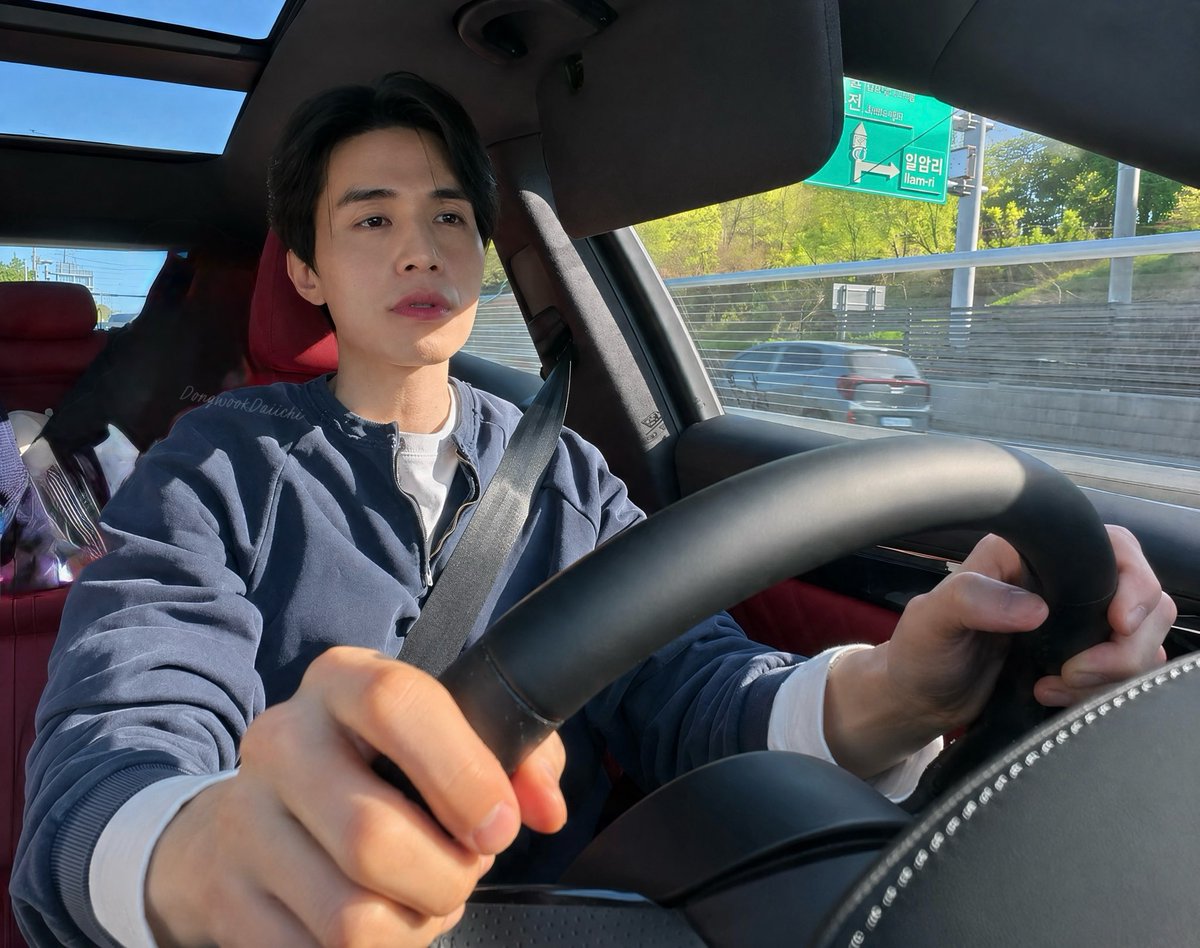 risa6chan's tweet photo. Love his cute little dimples at the corner of his lips 🫠🫠🫠 https://t.co/nhSt4ZJpNj