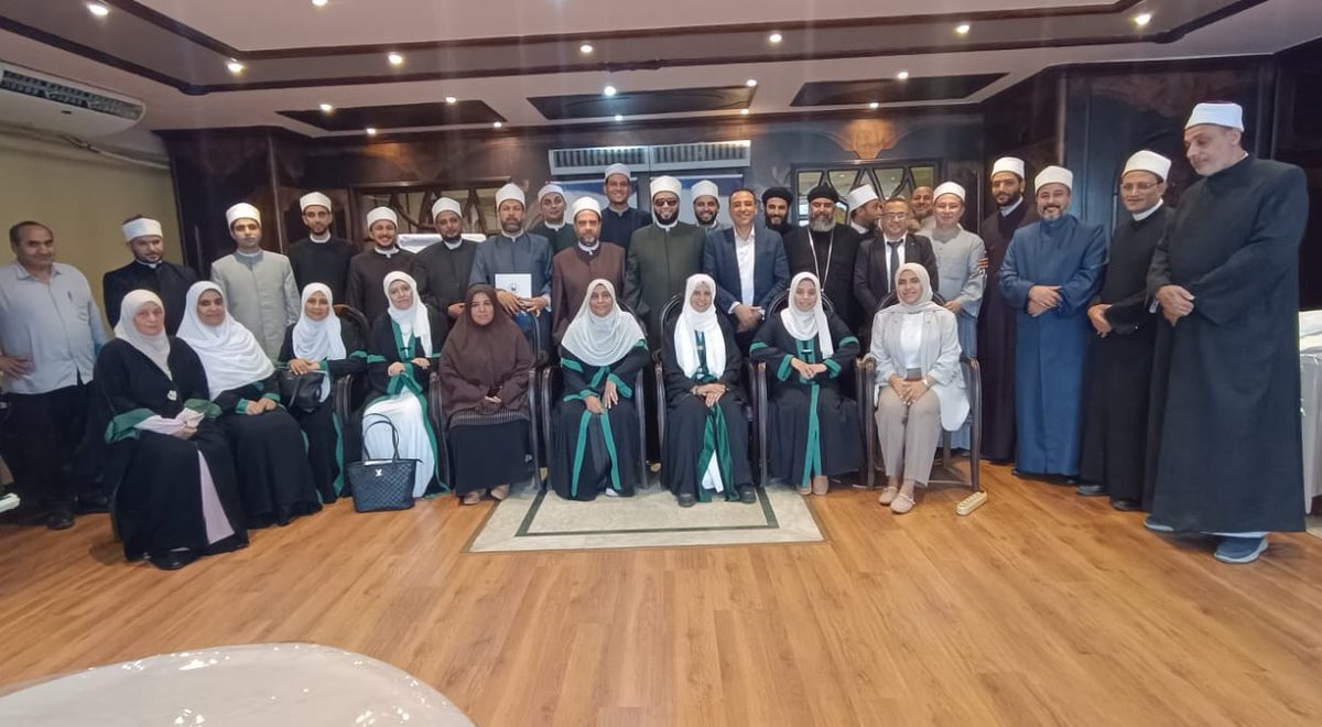 favot17616's tweet photo. كان البرنامج التدريبي الذي نفذه صندوق مساعدة ضحايا الاتجار بالبشر على مدار أربعة أيام بمحافظة الدقهلية، مساحة لتبادل المعرفة والخبرات، وفتح نقاشات عملية حول كيفية التعرف على مؤشرات الاستغلال، وسبل الوقاية منه، وآليات التعامل مع الحالات التي ��د تحتاج إلى حماية ودعم. https://t.co/KGU42ToMeU