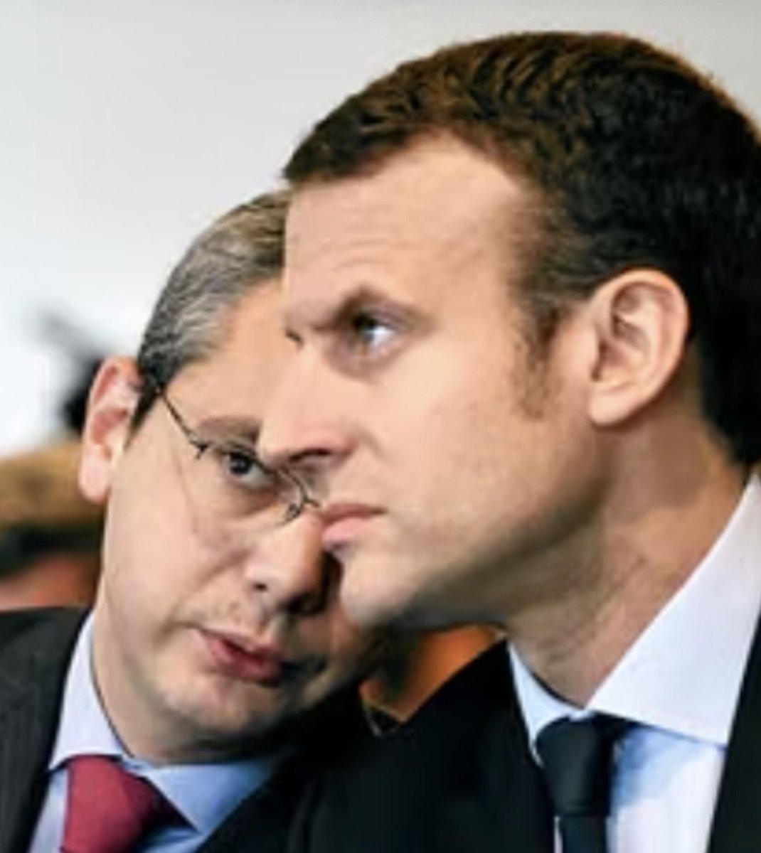 Escalet83's tweet photo. J'attends qu'#EmmanuelMacron CLARIFIE ses relations plus que douteuses avec #McKinsey, #AlexisKohker, #Benalla...
On peut y ajouter #RichardFerrand et tant d'autres qu'il s'empresse de nommer aux postes clés pour garder la main sur le pouvoir. #Corruption https://t.co/5xj5hAAqEt