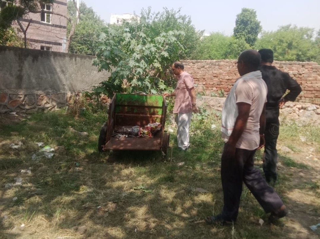Divy_Jayaswal's tweet photo. सेवा संकल्प अभियान के स्वच्छता अभियान भाजपा कार्यकर्ताओं के साथ.... https://t.co/sm2NMma0dH
