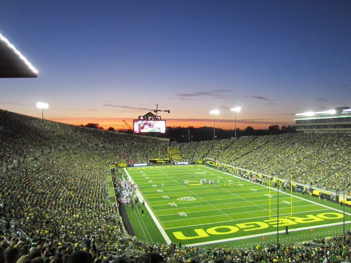 GeauxDuck's tweet photo. No. 15 Oregon is the ONLY Top 25 team that's already played three ranked opponents

Bye week, then ANOTHER ranked team - No. 23 UCLA at Autzen #GoDucks https://t.co/4YlzpWyZxQ