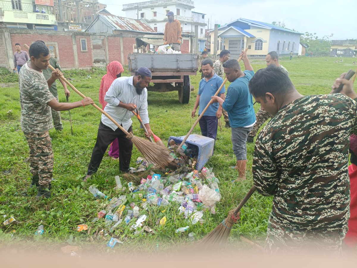 71BNCRPF's tweet photo. Swachhata Hi Seva Campaign 2026
D/71 Coy conducted the “Swachhata Hi Seva Campaign 2026” under the theme “Ek Din, Ek Ghanta, Ek Saath” at Kwakta Sports Ground BPR Manipur
#SHS2026
#SwachhataHiSeva2026
#MNSector
#Digrangeccpur
#SwachhBharatGov
#SwachhBharat
#MoHUA_India
#MoJSDDWS https://t.co/XuisEKhd5v