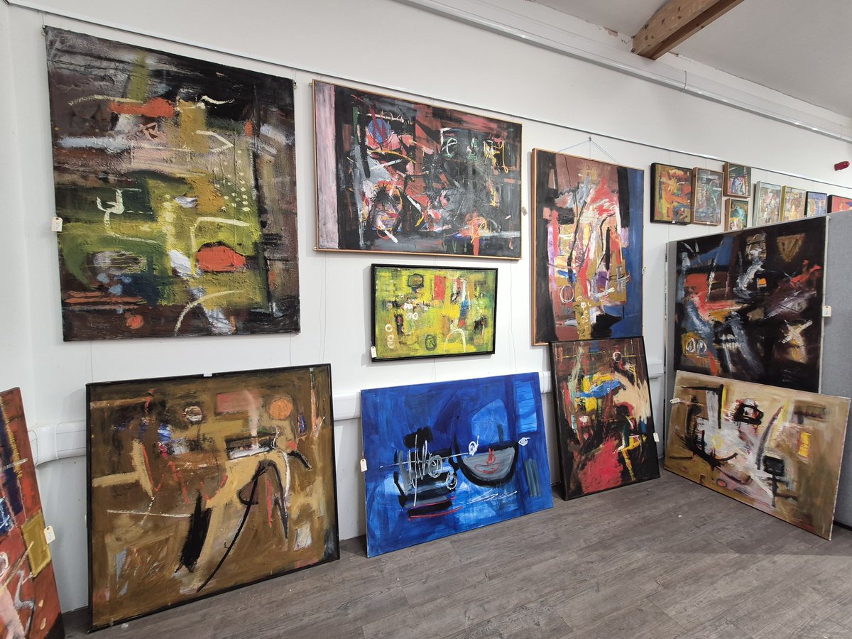 Tenadores2021's tweet photo. The Studio sale of abstract paintings by Norfolk artist Martin Walton - Thursday 8th October. View the catalogue online https://t.co/65BXzuEJJc. Open for viewing on Saturday 3rd October from 10am-1pm. Bid via https://t.co/NzcPkO3Nle or https://t.co/EI3VJeCxhr https://t.co/YPpxeEi1AE