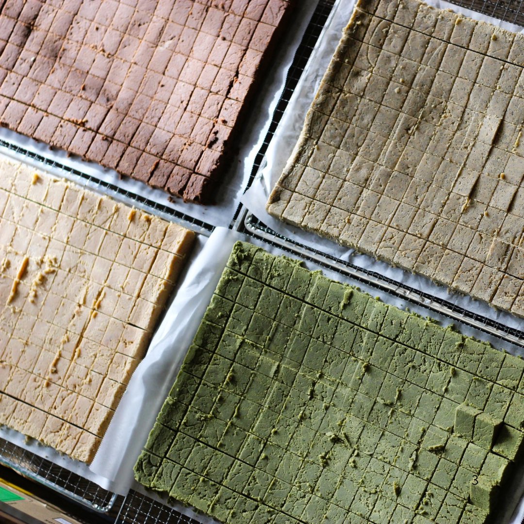 ohisamabakery's tweet photo. 【選べるギフト】20粒×2袋🎁

ミルクバター
ロイヤルミルクティー
ラムレーズン
クロテッドクリーム

4種類から、お好きな2袋を。
違う味をひとつずつでも、同じ味を2袋でもOK。

3袋入りほど大げさじゃない。
でも、ひと袋よりちゃんと気持ちが伝わる。

そんな「ちょうどいい」贈り物です🇬🇧 https://t.co/XzvGewNUCI