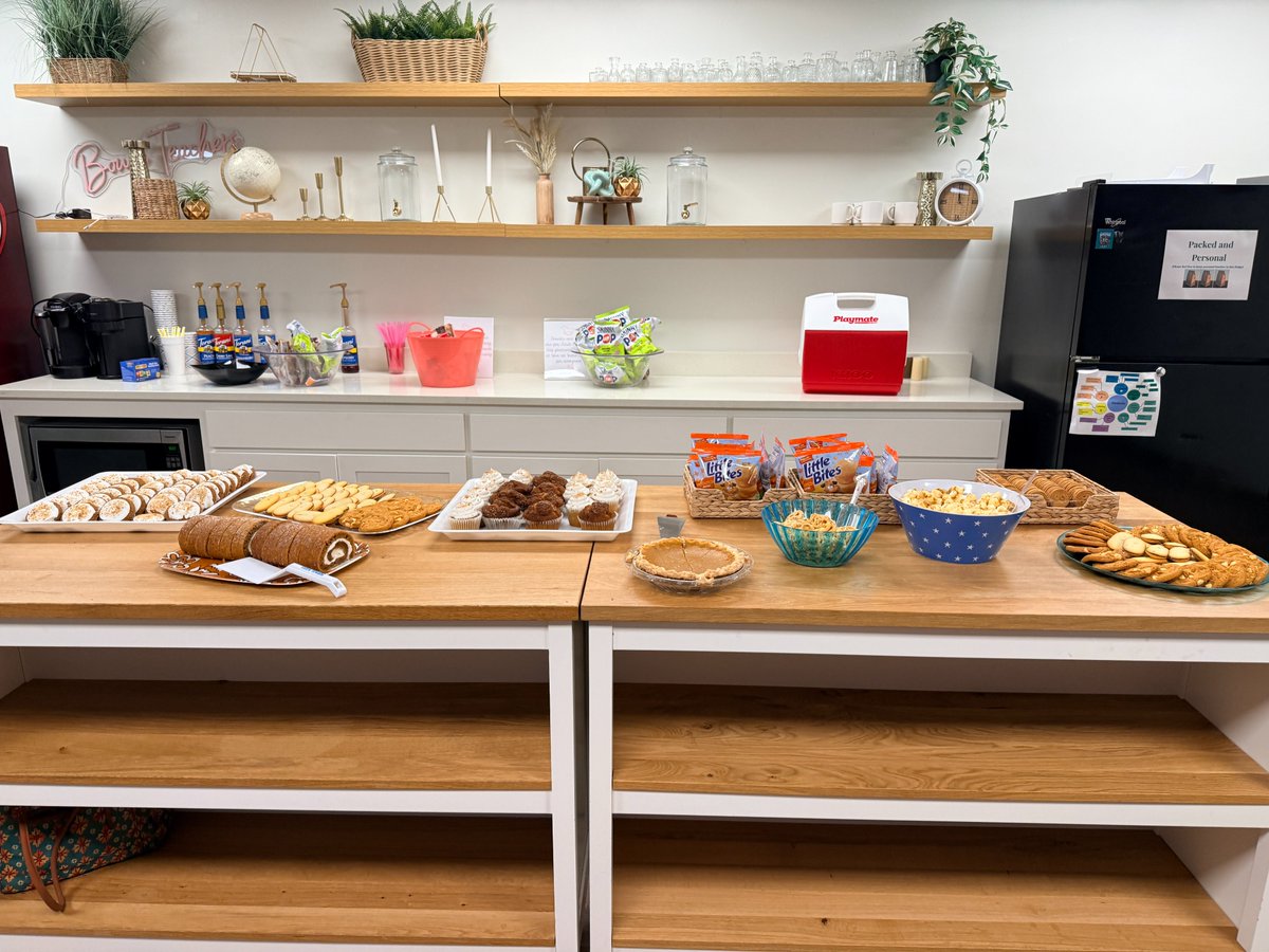 LDHirsh's tweet photo. October 1st - Happy National Pumpkin Spice Day! Pumpkin Spice cookies, cupcakes, popcorn, muffins, pie, etc! @KatieSanford47 and I love spoiling our teachers!! #RISDdreamon #toinfinityandbeyond https://t.co/BHGxQJDtPj