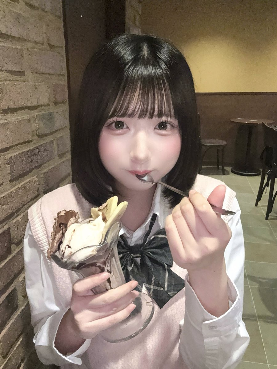 __c1wa's tweet photo. 友達と学校帰りカフェ寄るのすき👶🏻 ♡
 #自撮り界隈 https://t.co/mKeZ8zRg3W