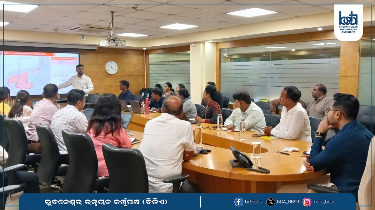 BDA_BBSR's tweet photo. #BDA VC Chanchal Rana today chaired a meeting to finalise the boundary wall for TP Schemes No. 11, 12 & 13, covering parts of Shyamsundarpur, Daruthenga, Bhusauni, Jujhagarh, Pathargadia, Raghunathpur & Raghunathpur Jali mouzas. Senior BDA officials were also present.
#TPScheme https://t.co/QvD0WEofLz