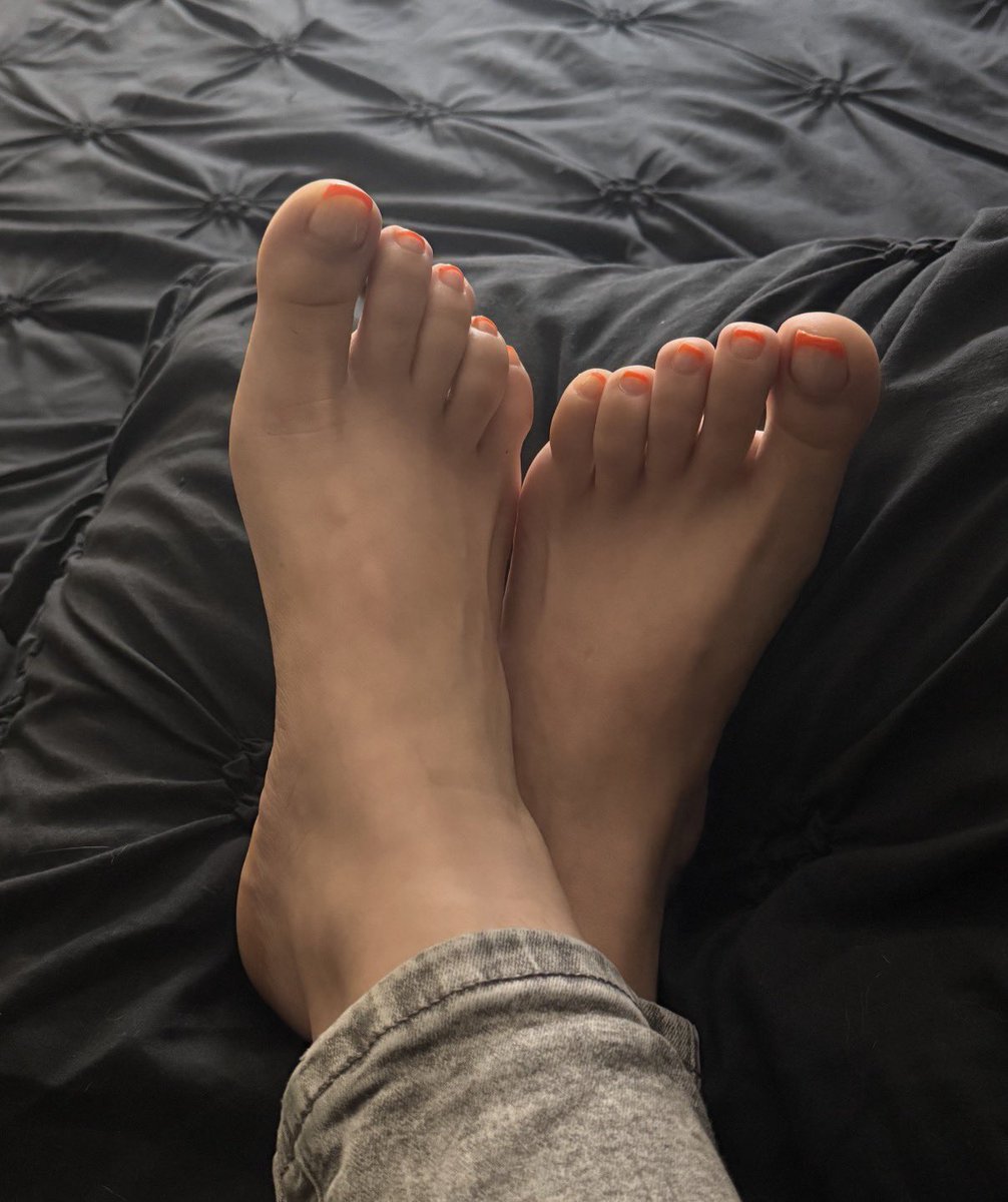 Sweet0bsessionx's tweet photo. I think I need this French tip back! What yall think? https://t.co/4q1nYtfMBT