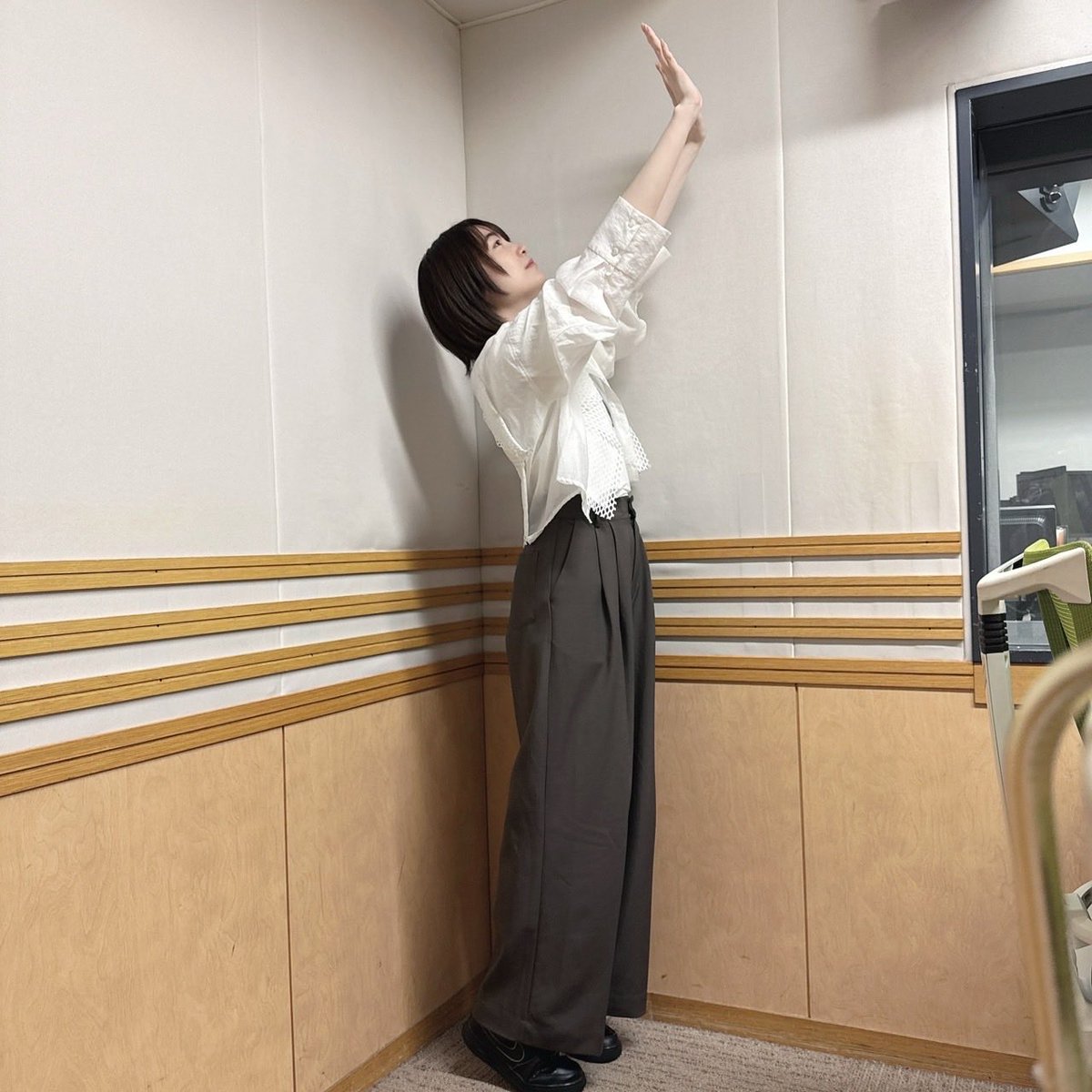 himi2bako's tweet photo. #340「買い替え」 
本日も #ひみつばこ ありがとうございました。ついに4年ぶりのCDが発売になりました！現物を見ながらのゆったりトークお届けしました。手に入れた皆さんからのブックレットや『結ぶ』の感想もお待ちしております！写真はのびーーーーしゃま https://t.co/v3BjkUXsY8