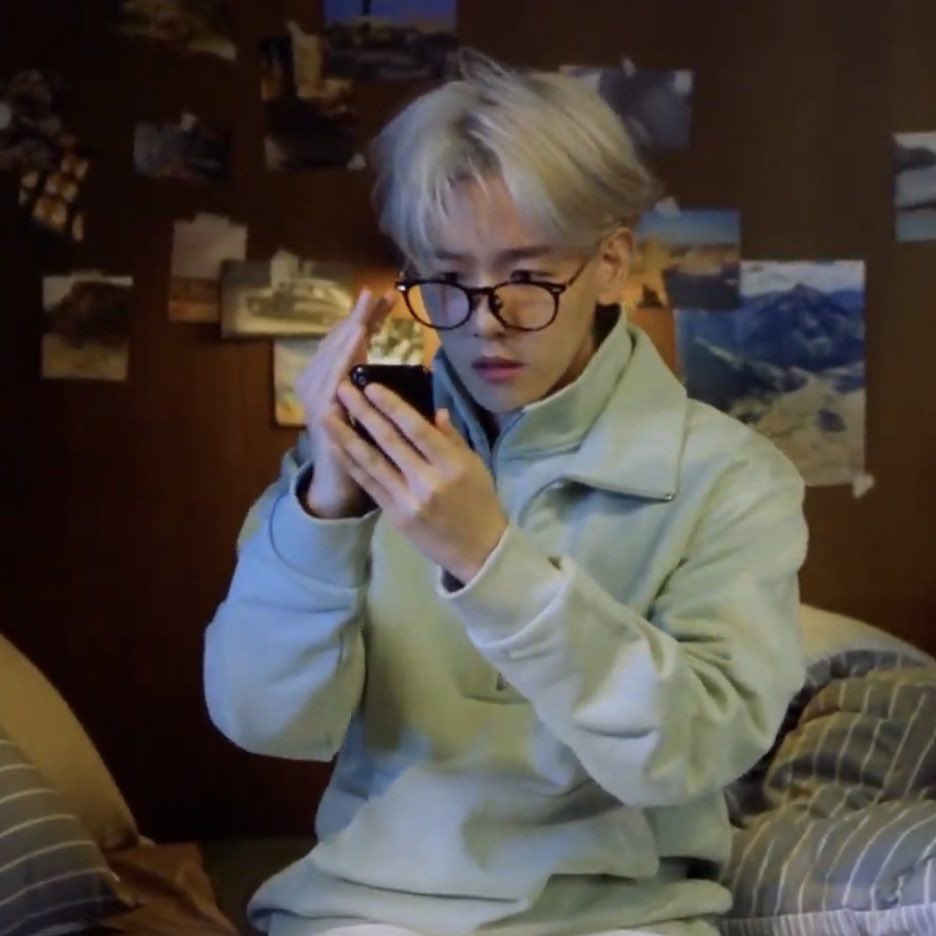 dayofbbh's tweet photo. @hamkyoong 몽룡이 발 인장으로 할 말은 아니지만 둘이 똑같아요..! https://t.co/JNzpyxVHzx