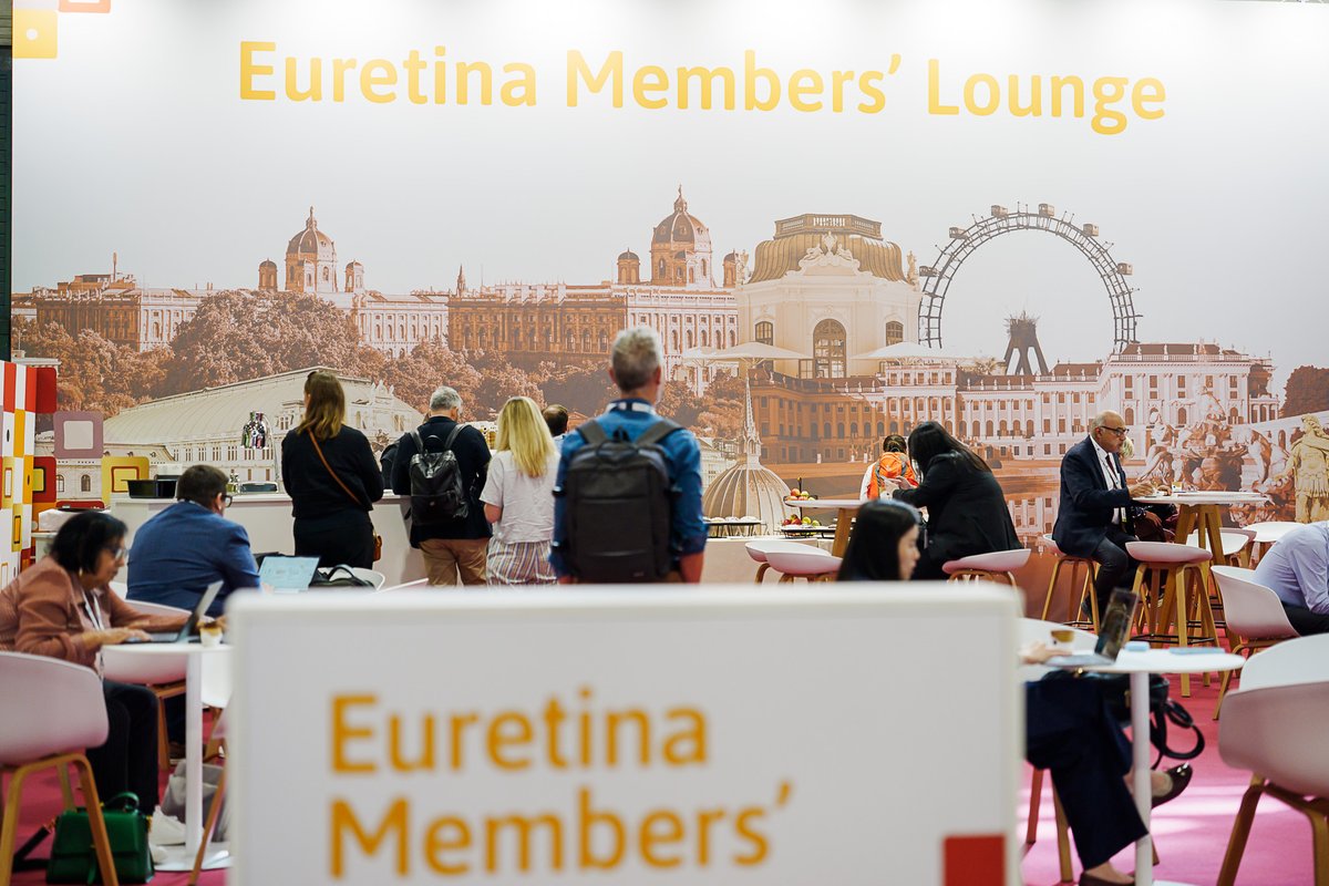 EURETINA's tweet photo. Day 1 in full motion – a quick look around #Euretina26

Thousands of participants. Dozens of sessions. One goal: advancing retina care together.

👥 Who have you reconnected with today?

#RetinaCommunity #CongressLife #EuretinaVienna #Ophthalmology #FutureOfMedicine https://t.co/6BKtCHIESs