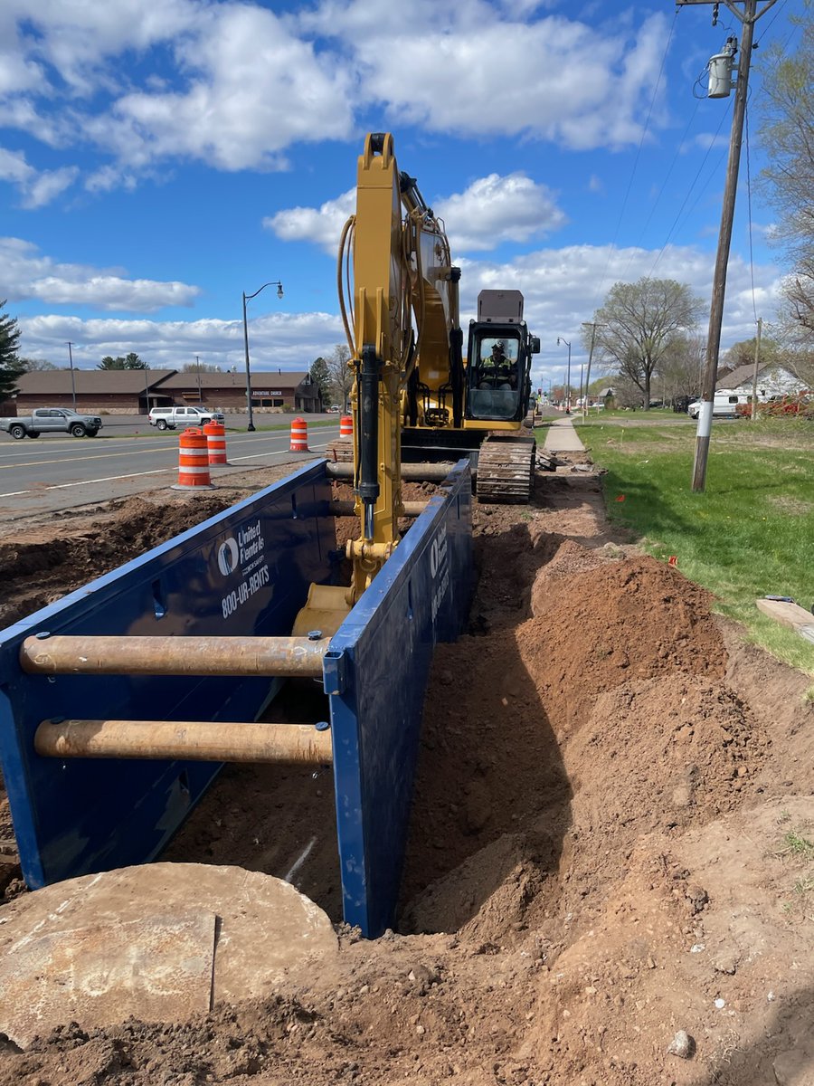 WisconsinDOT's tweet photo. A project is nearing completion on WIS 35 in Siren to improve safety. Crews are replacing the pavement on WIS 35 from Lanquist Street to Southshore Drive and resurfacing the road from Southshore to WIS 70. The project is scheduled for completion in mid-October. #WorkingForYou https://t.co/Q05Tmzj7wu
