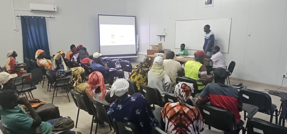 ProdacSenegal's tweet photo. Le DAC de Séfa a tenu une réunion de planification de la production avec la société coopérative agricole de Séfa, consacrée aux perspectives de production, aux besoins des producteurs, au renforcement de la performance agricole et à la valorisation du potentiel du DAC.
#Prodac https://t.co/OAM7ElW5iY
