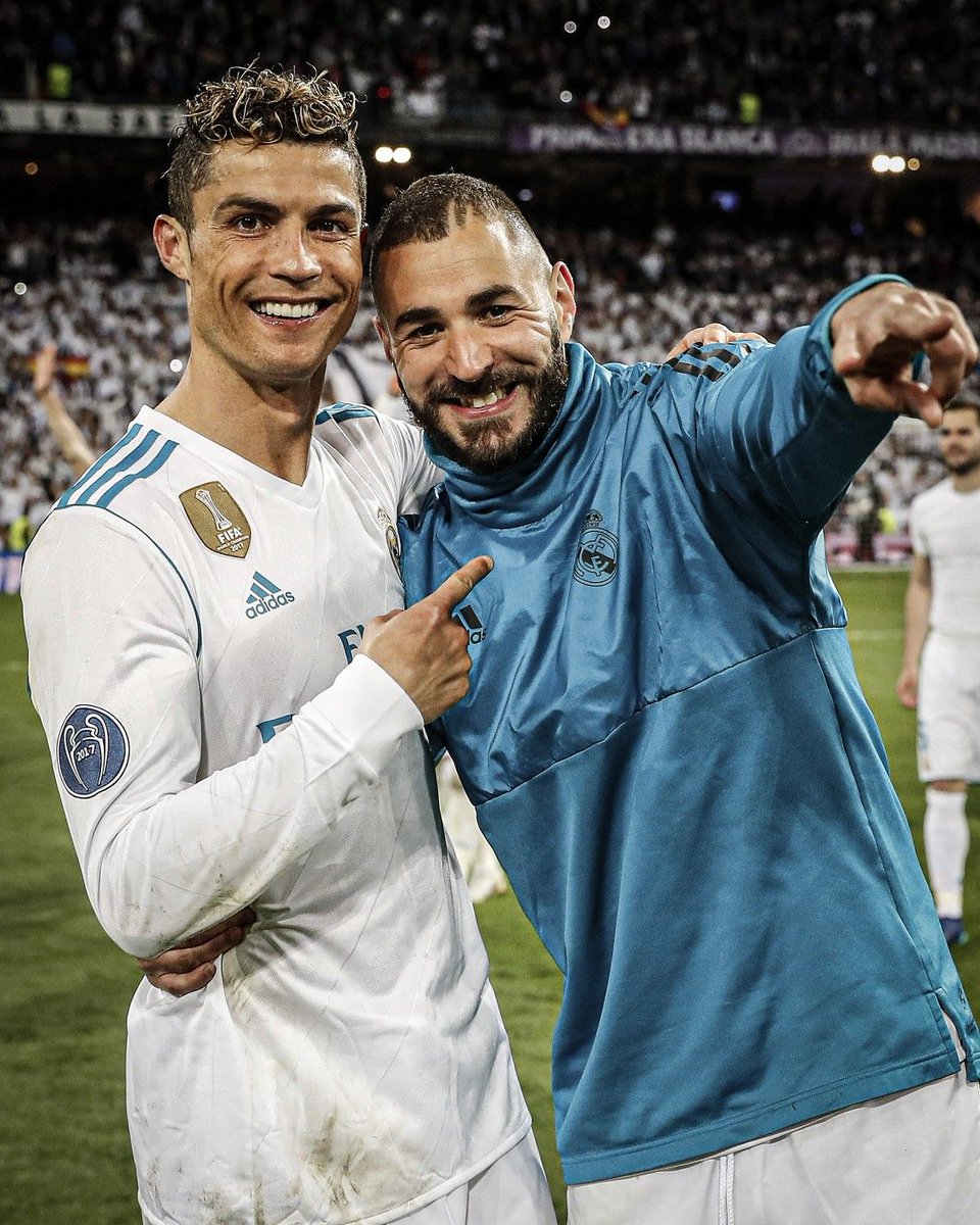 theMadridZone's tweet photo. Real Madrid's all-time top scorer and 2nd all-time top scorer.

Signed in the same window 🇫🇷🇵🇹 https://t.co/EZACAW1eTu