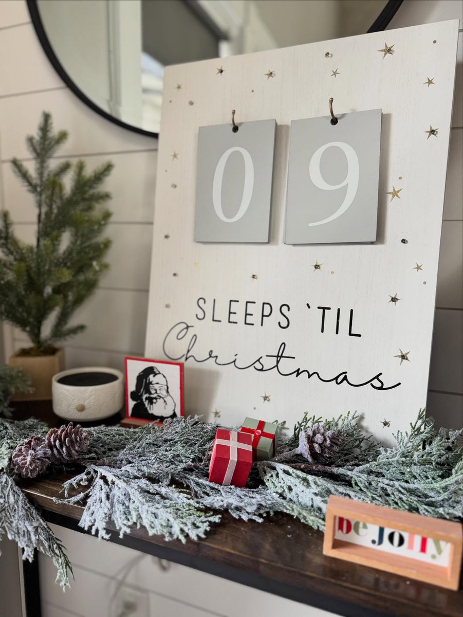 RosaMenzelge's tweet photo. I need these next 9 days to slow down. The decorations, sounds, flavors, and movies make this season so special. Cherish every moment and stop to smell the hot cocoa. https://t.co/oiNjeMkR87