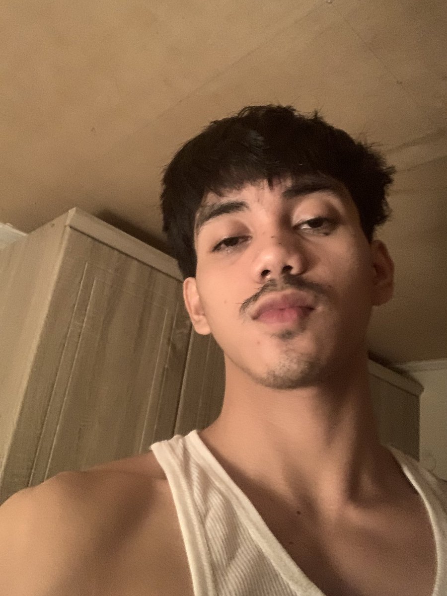 rajahvuu's tweet photo. pretty boy and his d 👀

https://t.co/2TGrqi8X9L https://t.co/P8oZh7iu9j