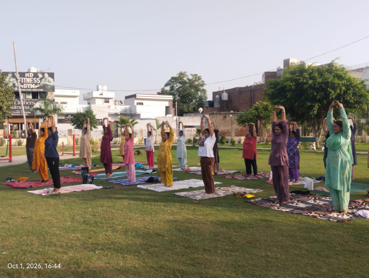 cmdypatiala's tweet photo. Tehsial park samana patiala 
Time 4:30-5-30pm

@cmdiyogshala
@BhagwantMann
@AAPbalbir
@YogaAmreshJha
@KamleshMSU
@PbGovtIndia
#cmdiyogshala
#freeyogaclasses
#GovernmentofPunjab https://t.co/kPY3LNXCFB