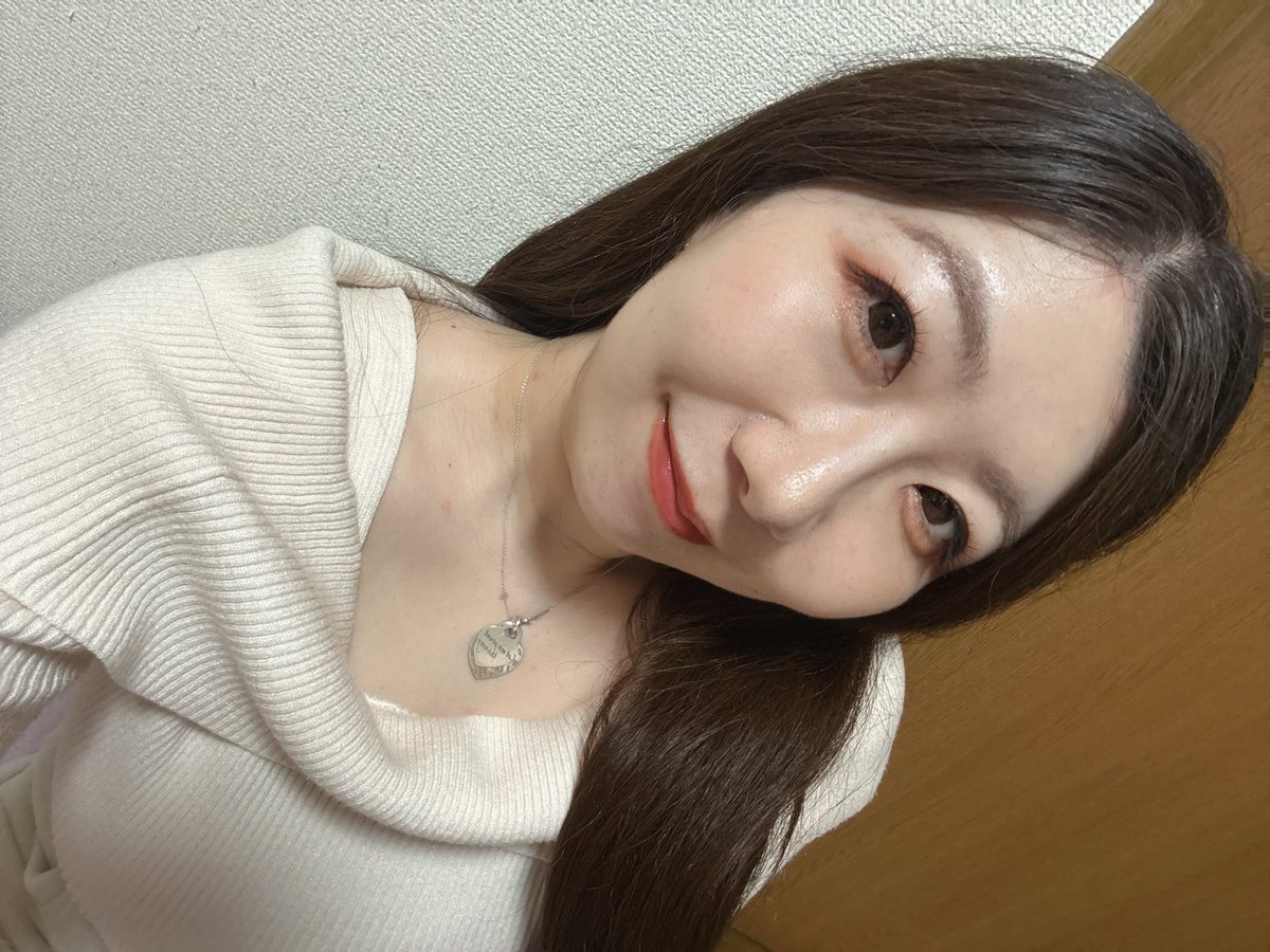 tsutsumugii's tweet photo. 10月だぁ🍂
季節の変わり目体調悪くしやすいからみんな気をつけてね？
つむぎは、胃腸炎からのなんらかのウイルス系のものに感染から回復しだしました😫✨
元気になってきたよんの一枚どうぞ🩷笑 https://t.co/PxFNde5aXT