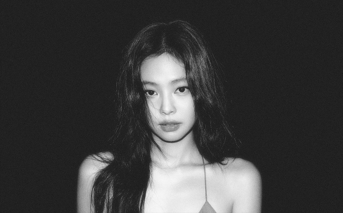 JennieKimData's tweet photo. #JENNIE is currently the biggest Asian female influencer on Instagram, ranking #7 globally overall, according to HypeAuditor. https://t.co/qsMskpl0LG