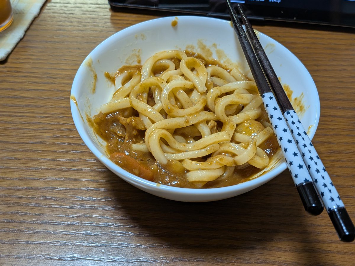 _mania0's tweet photo. #ヒカマーズ夜食

おいしい、ゥ‼️
3日目はやはりカレーうどんだねそうに決まってる https://t.co/hNKG2l1J2g