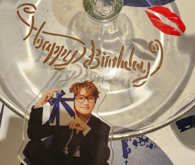 pipi_24_pipi's tweet photo. 予定がら空きになってしまった
9月30日🎂🥲🍴

有難いことに西友さんにお誘いいただきNissyカフェへ☕

この日は「全日満席🈵️」で
歴代NapやイベントTを着てる人
ﾘﾋﾟﾙｼﾞｭ💋🎀やNissyグッズ等々
一目で西オタと分かる人で溢れてて
みんなでNissyの40th B-dayを祝ってるみたいで嬉しかったな🫶🏻 https://t.co/ZavGgja0DE