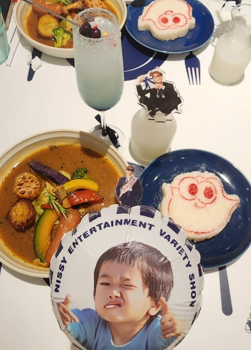 pipi_24_pipi's tweet photo. 予定がら空きになってしまった
9月30日🎂🥲🍴

有難いことに西友さんにお誘いいただきNissyカフェへ☕

この日は「全日満席🈵️」で
歴代NapやイベントTを着てる人
ﾘﾋﾟﾙｼﾞｭ💋🎀やNissyグッズ等々
一目で西オタと分かる人で溢れてて
みんなでNissyの40th B-dayを祝ってるみたいで嬉しかったな🫶🏻 https://t.co/ZavGgja0DE
