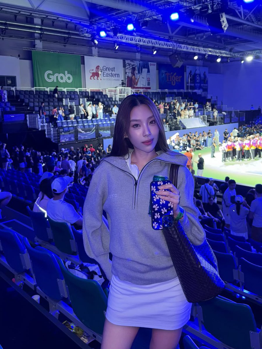 withKaewNatruja tweet picture