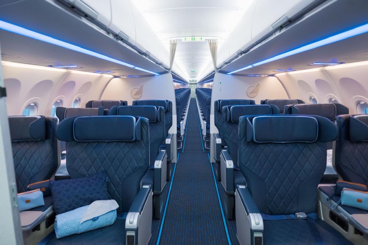 SamirMRzayev's tweet photo. Bu gün ikinci “Airbus A321neo” təyyarəmizi qarşıladıq. Bununla da cari ildə donanmamıza əlavə etdiyimiz yeni nəsil hava gəmilərinin sayı beşə çatdı.

Donanmamızın yenilənməsini pilotlarımızın peşəkar hazırlığı, əməliyyat imkanlarımızın inkişafı və xidmət keyfiyyətimizin davamlı təkmilləşdirilməsi ilə paralel aparırıq. Məqsədimiz müasir donanma ilə yanaşı, daha yüksək sərnişin təcrübəsi formalaşdırmaqdır.
---------------
Today, we welcomed our second Airbus A321neo. With this addition, the number of new-generation aircraft added to our fleet this year has reached five.

We are renewing our fleet alongside strengthening the professional training of our pilots, developing our operational capabilities, and continuously improving our service quality. Our goal is to combine a modern fleet with an enhanced passenger experience.