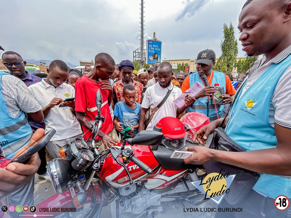 LLBurundi's tweet photo. Encore une TVS Kayuki remportée ! 💃🔥🔥

Devinez où cela s’est passé ? ❓
Ce chanceux de la ville a remporté une toute nouvelle moto TVS Kayuki dans la Tombola WEHOKUKI, avec un ticket de seulement 2 000 FBu ! 🥳🥰

 Tentez votre chance et laissez WEHOKUKI vous gâter aussi. 🍀🔥 https://t.co/Gxcgz1W8tQ