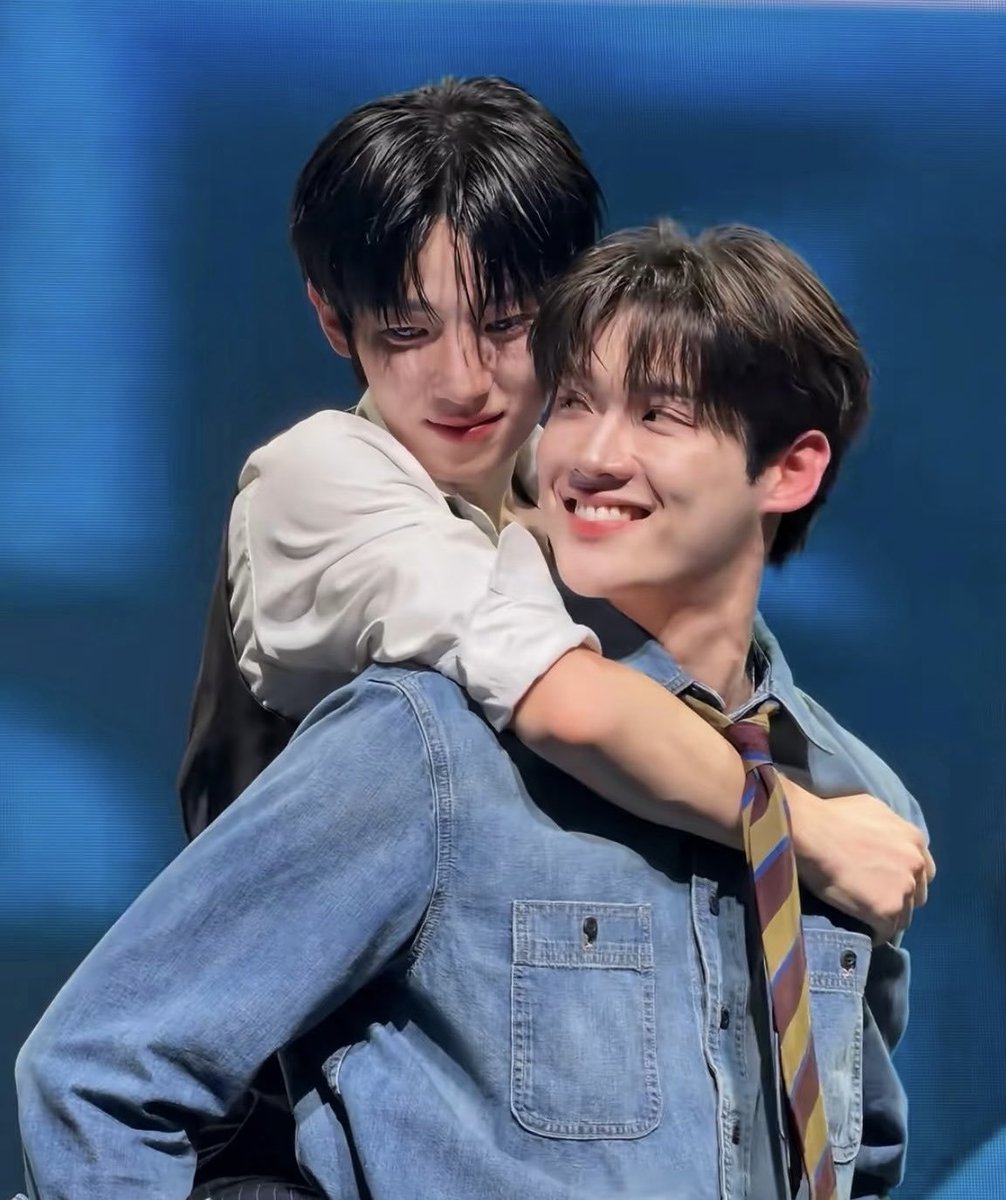 strawberiuuu's tweet photo. Yaaah beginilah, kapal pesiarkuu sukanya gendong-gendongan 🫠💕

#daengkul #yoonwoo #dangshu https://t.co/NqkOvsokIq