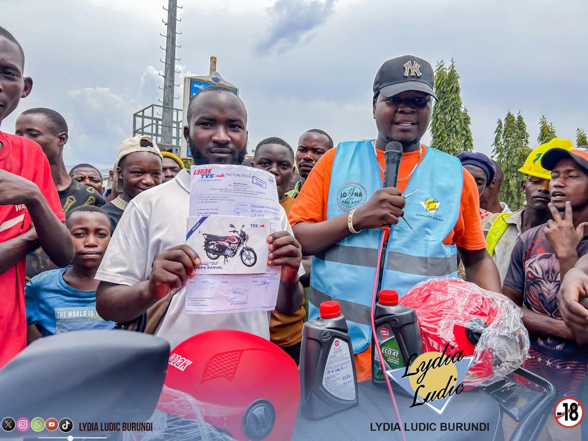 LLBurundi's tweet photo. Encore une TVS Kayuki remportée ! 💃🔥🔥

Devinez où cela s’est passé ? ❓
Ce chanceux de la ville a remporté une toute nouvelle moto TVS Kayuki dans la Tombola WEHOKUKI, avec un ticket de seulement 2 000 FBu ! 🥳🥰

 Tentez votre chance et laissez WEHOKUKI vous gâter aussi. 🍀🔥 https://t.co/Gxcgz1W8tQ