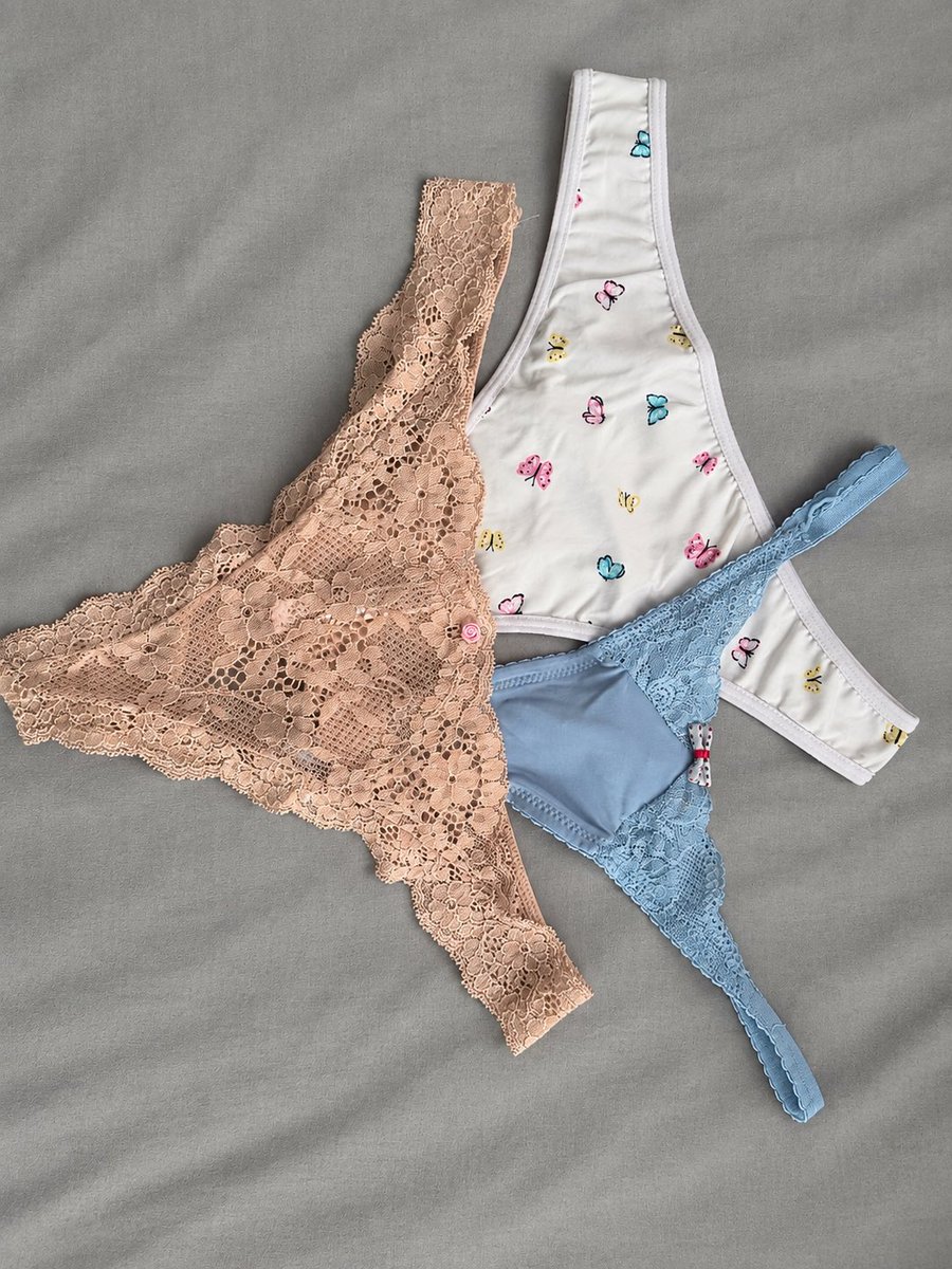 Enfermerahot95's tweet photo. Buenos días mis pacientitos! ☀️como están? Un saludo a los nuevos seguidores y comentarles que es jueves por lo tanto hay dinámica 🤭 vamos a ver quién gana en esta ocasión!
-Panty Blanca de Mariposas 🦋
-Panty de encaje Beige 🌸
-Hilo celeste con chonguita 🎀 https://t.co/4FjdQlpzch