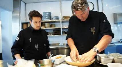 resilient333's tweet photo. And...'suddenly'😪💔
*Maik Kuijpers-40-Netherlands
*Beloved Former Chef of Michelin three-star restaurant 'De Librije'
*"A great culinary talent, a driven craftsman, and above all, an extraordinary person"
*September 20, 2026:  Maik ran the Dam tot Damloop, a popular 10-mile race from Amsterdam to Zaandam
*Maik felt unwell shortly after completing the run and suffered a Severe Heart Attack.
*Sadly, Maik fell into a coma...never regained consciousness
*September 26, 2026
*Tragically, Maik died suddenly and unexpectedly in a coma, after suffering a sudden Heart Attack. 
*Leaves behind loving wife and children. 
*🚨Over the years, he rose to become the right-hand man of well-known Chef Jonnie Boer, who suddenly and unexpectedly died last year-April 2025-from a Pulmonary Embolism. ⁉️
*'"..he and Jonnie were a 'super duo', Hopefully you are cooking the stars out of the sky up there with Jonnie."
https://t.co/nroOaIpKfM