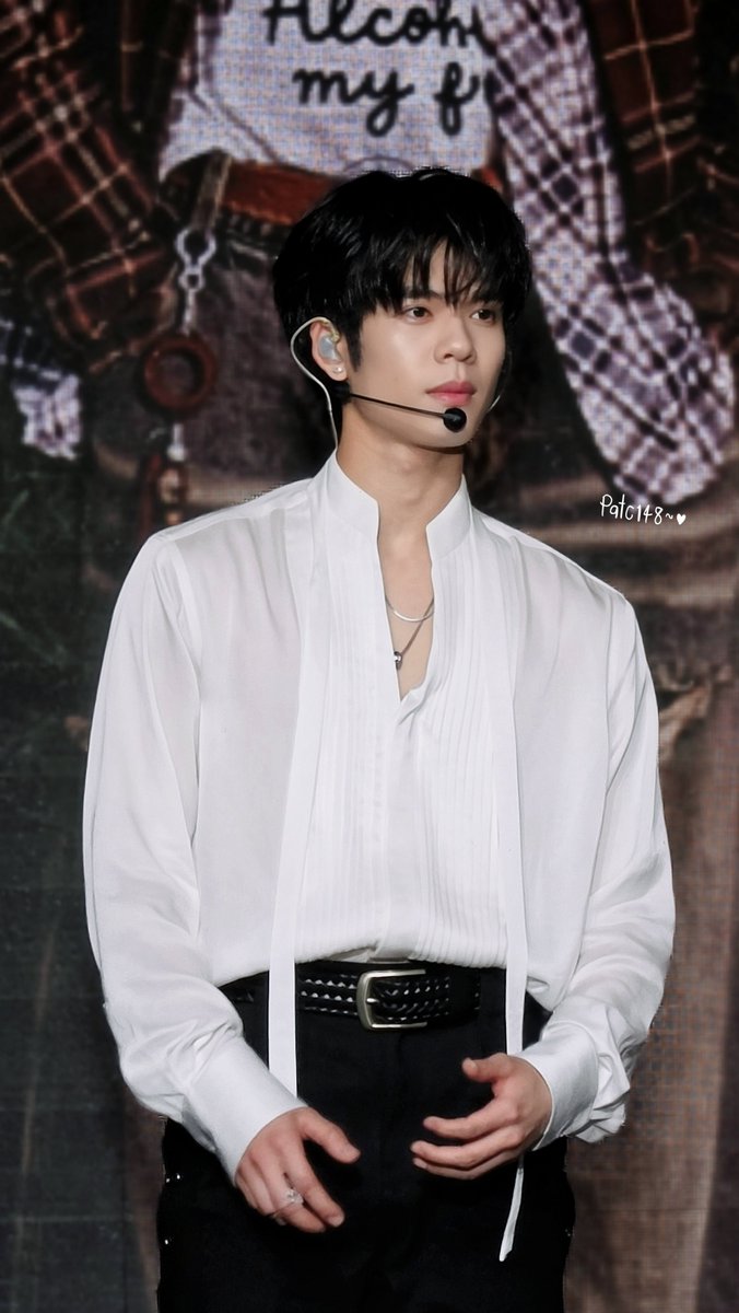 Patc148's tweet photo. 🩵🩵🫠🫠 ชอบชุดงานนี้จริงๆ 

#DORN #佑泷 #DornKhumraj 
#NexT1DE_DORN  #NexT1DE https://t.co/IKIQ4M3xDJ