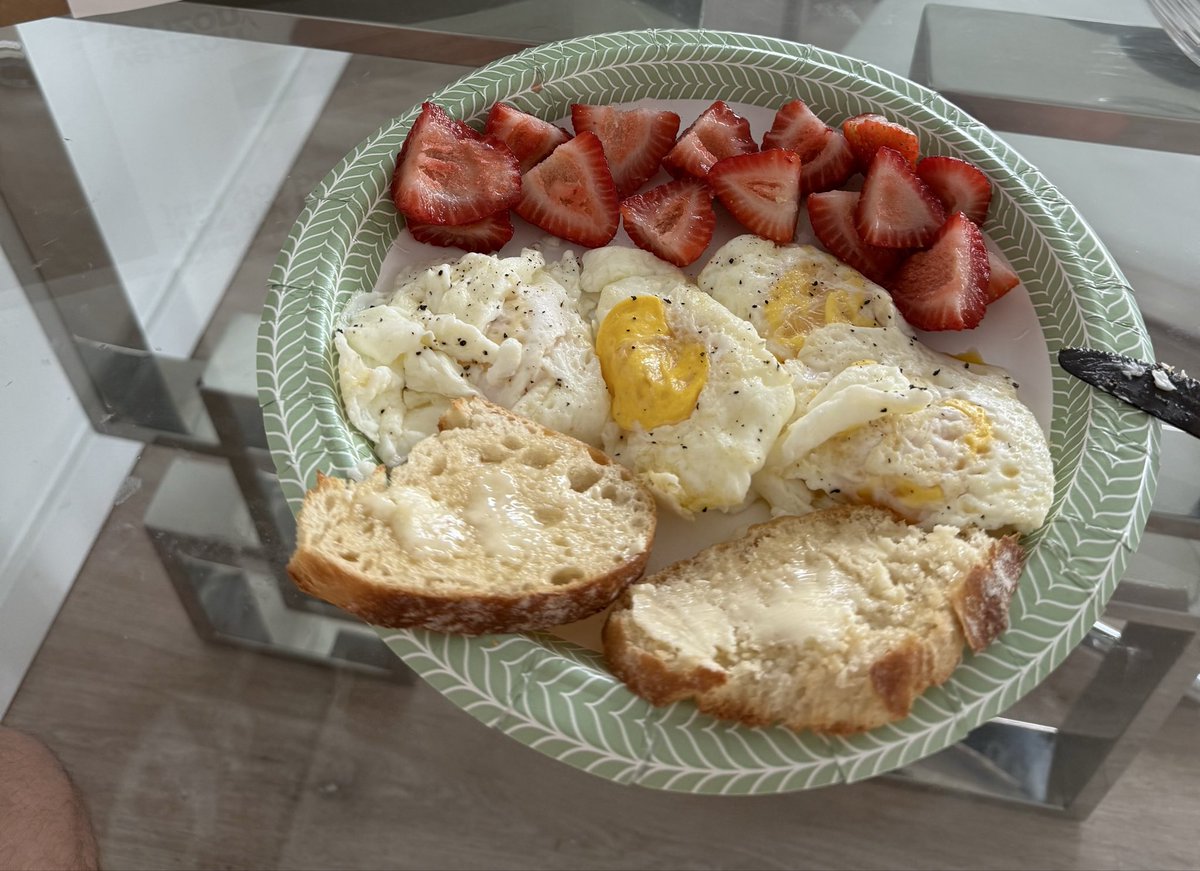 ShmoneySho's tweet photo. Good Morning Legends 

Peep the spread. Nothing like a home cooked meal. Cheffed by yours truly 👨‍🍳
Finally got Wi-Fi….  Stream at the new crib today 🤝 https://t.co/8wRpTp5LQY